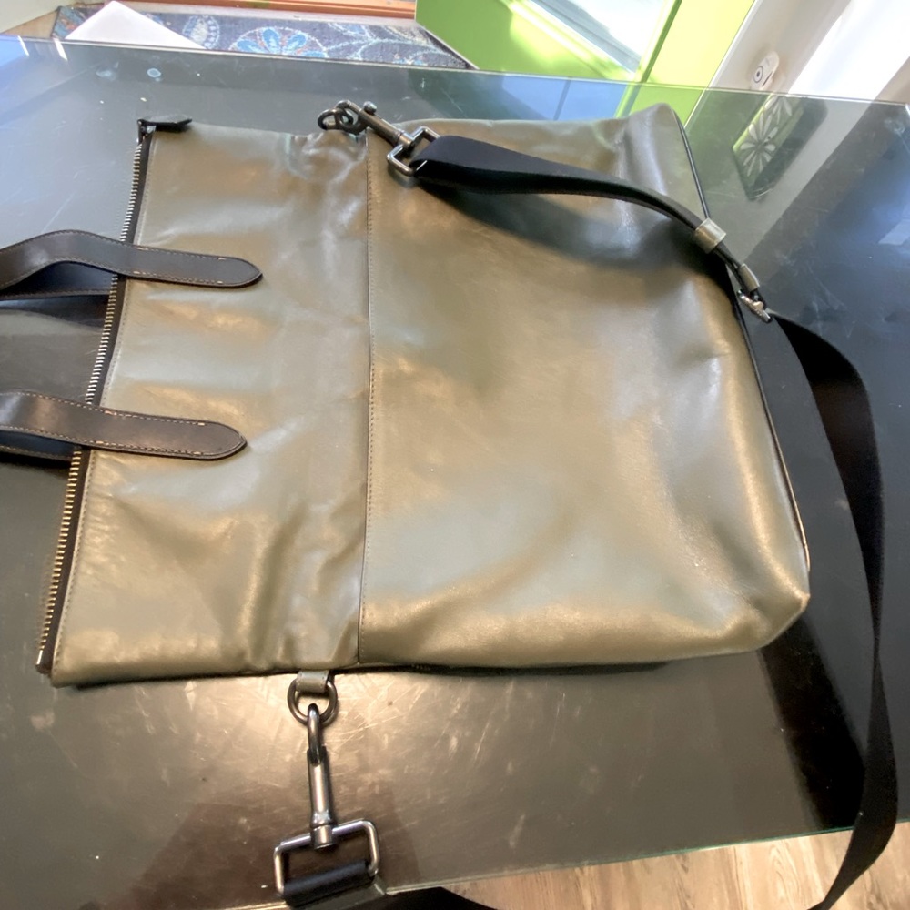 Coach bag. Olive leather